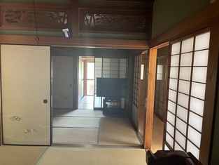 ・