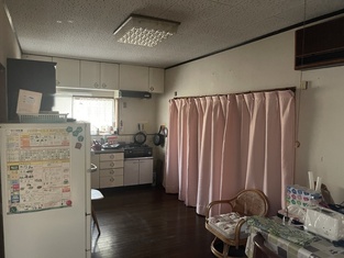 ・