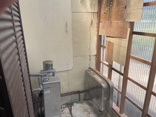 ・