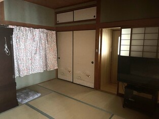 ・