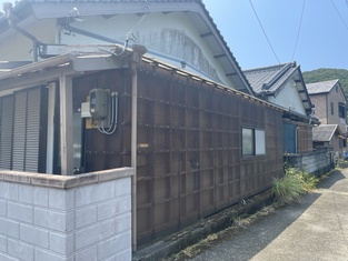 ・